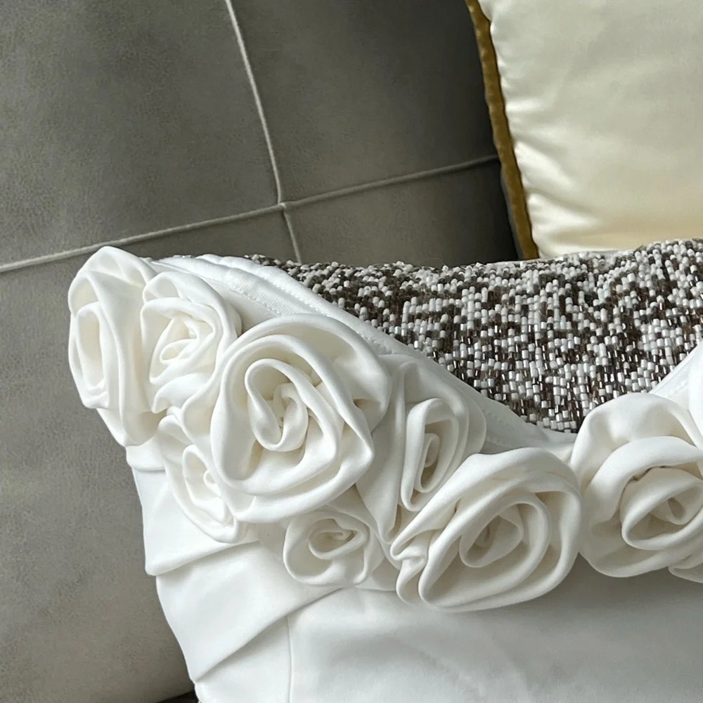 Meshki White Strapless Rose Appliqué Crop Top - Picture 5 of 10